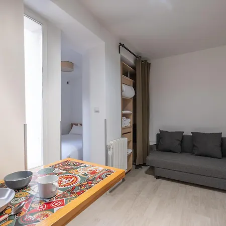 Résidence Clignancourt 3*