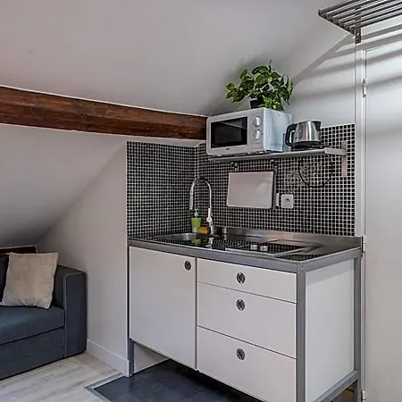 Clignancourt Apart Otel Paris