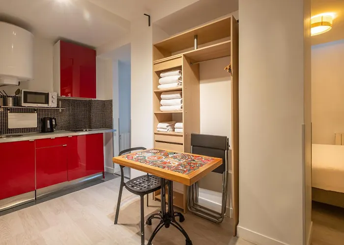 Clignancourt Aparthotel Parijs